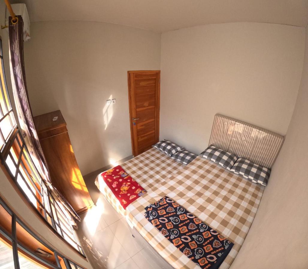 Ndalem Ngadimulyo Homestay Jogja Family Only Ngabean Buitenkant foto