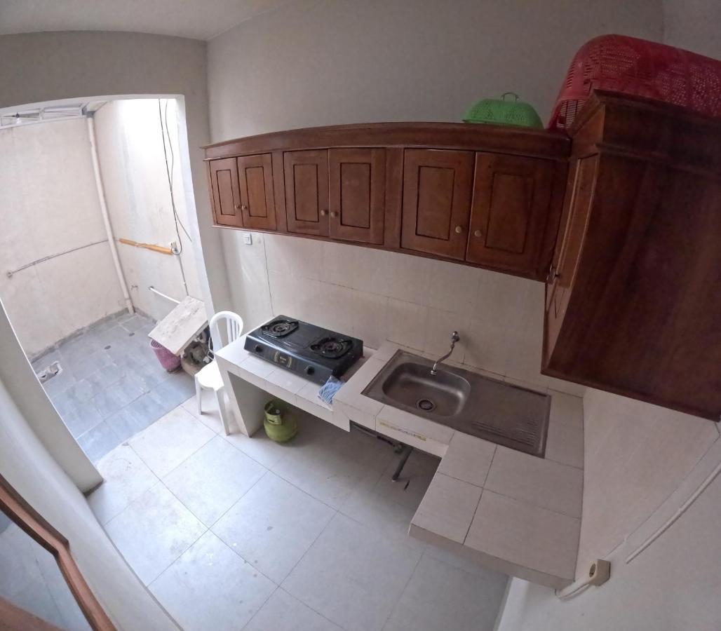 Ndalem Ngadimulyo Homestay Jogja Family Only Ngabean Buitenkant foto