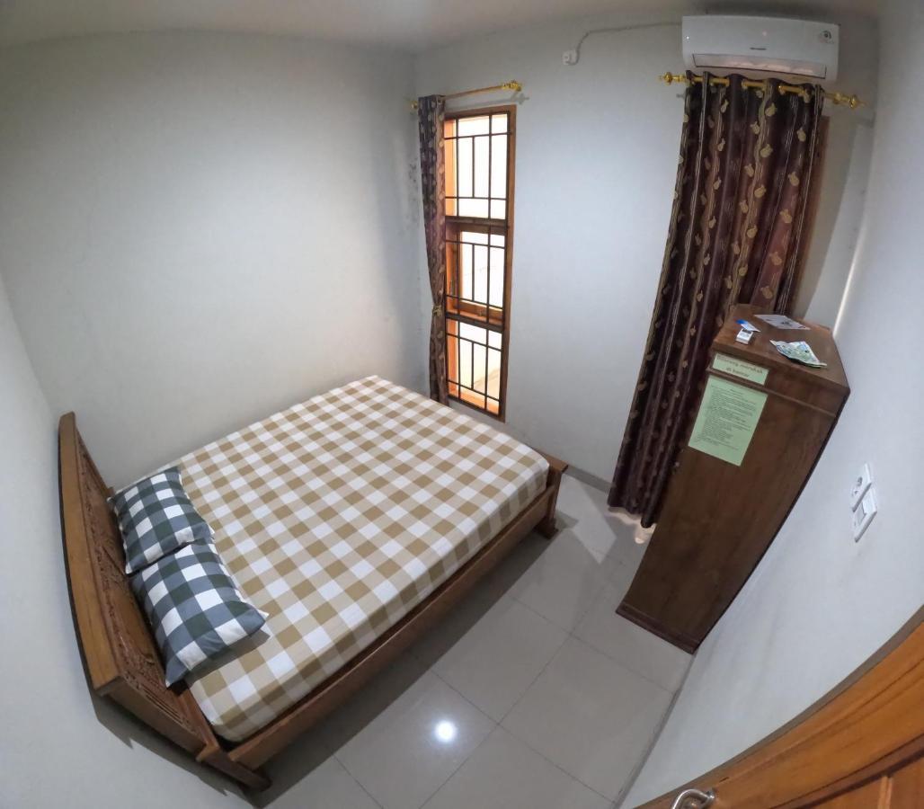 Ndalem Ngadimulyo Homestay Jogja Family Only Ngabean Buitenkant foto
